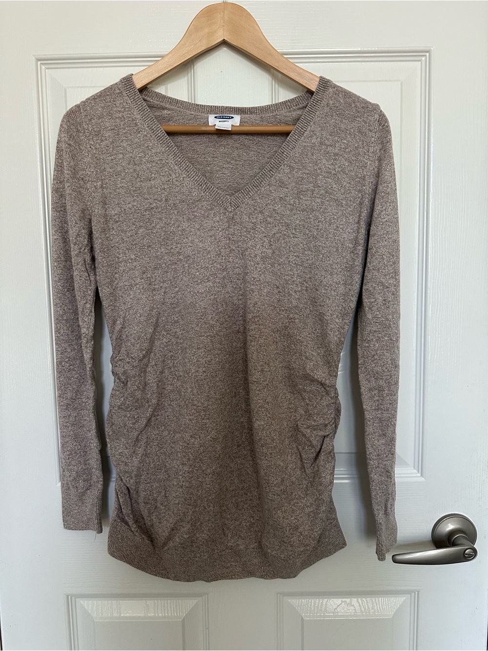 Old Navy Maternity Women’s V-Neck Long Sleeve Sweater - Taupe
